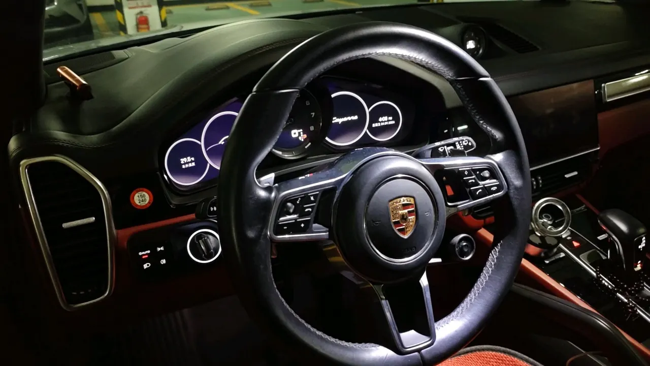 Porsche Cayenne New Energy (Imported) 2023 Cayenne Oil and Electric Hybrid 2.0T Platinum Automatic Gear 5