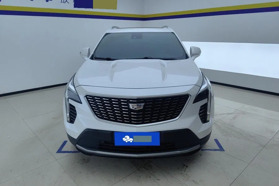 Cadillac 2022 XT4 48V 2.0T 28T Two-Drive Luxury Automatic Gear 3