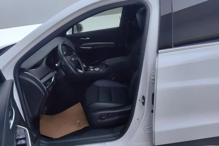 Cadillac 2022 XT4 48V 2.0T 28T Two-Drive Luxury Automatic Gear 7