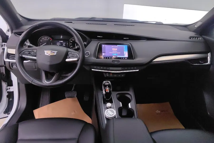 Cadillac 2022 XT4 48V 2.0T 28T Two-Drive Luxury Automatic Gear 8