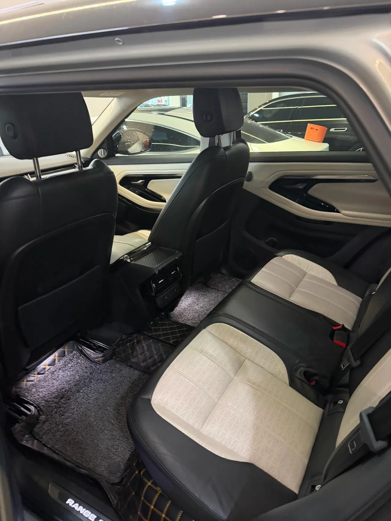 Land Rover 2022 Range Rover Aurora L 48V 2.0T 249PS R-Dynamic HSE Luxury Edition Automatic Gear 6