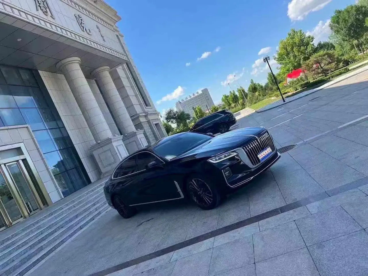 HongQi 2020 H9 48V 2.0T Zhilian Flag Edition Automatic Gear 3