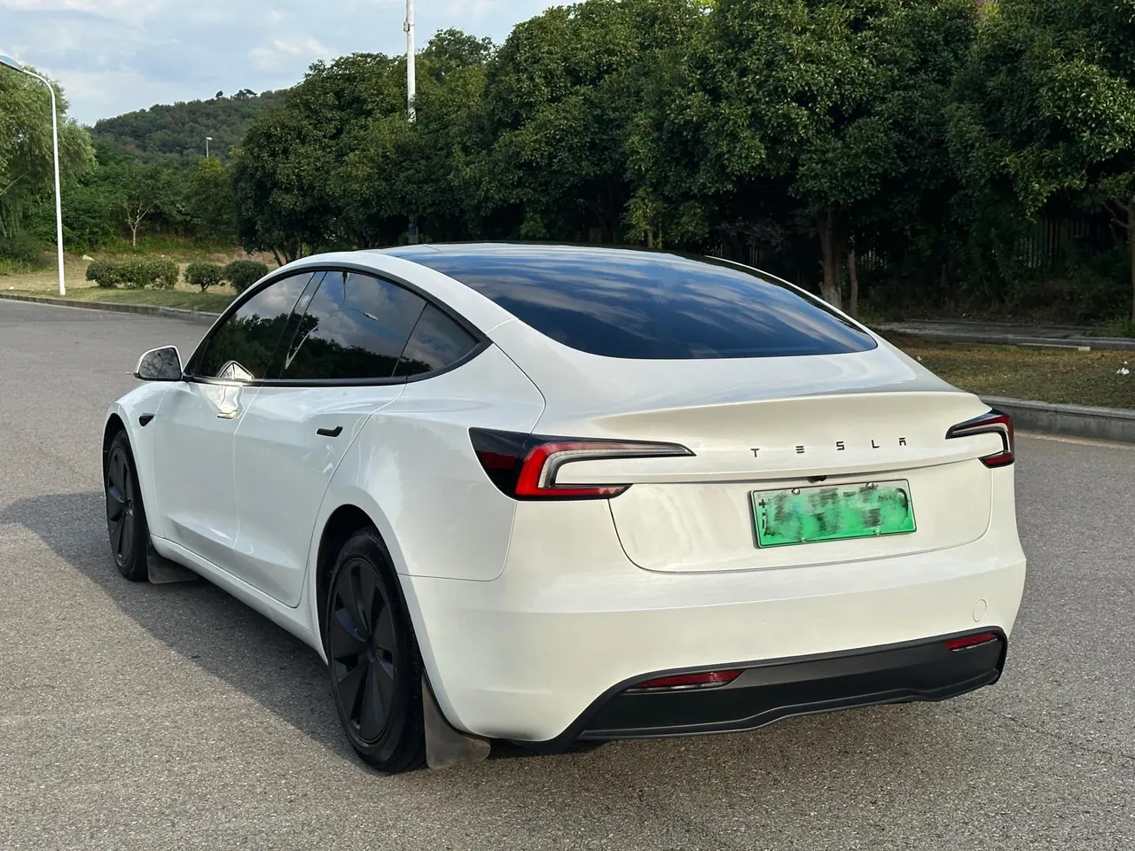 Tesla 2023 Model 3 Rejuvenation Edition Rear Wheel Drive Automatic Transmission 3
