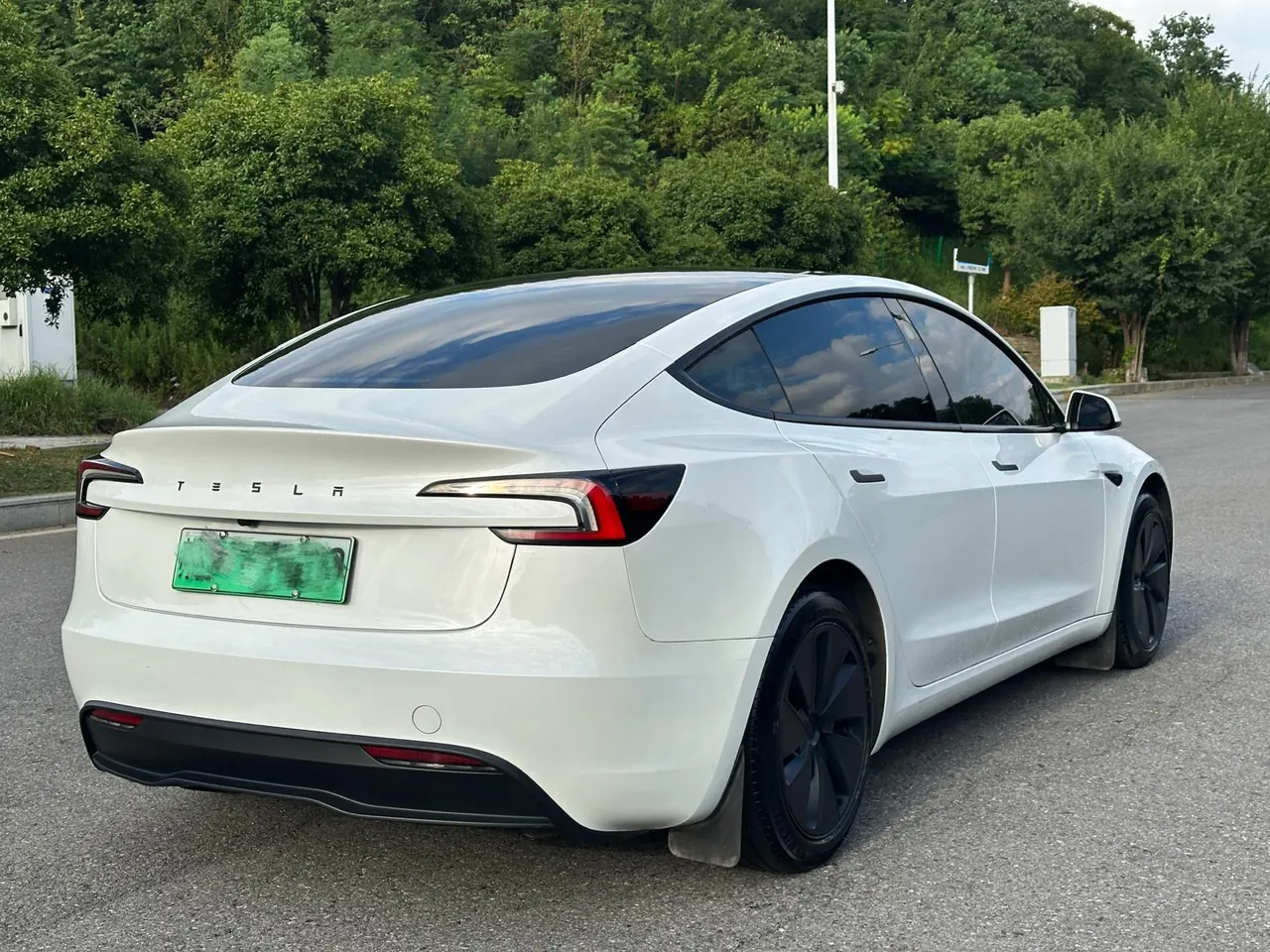 Tesla 2023 Model 3 Rejuvenation Edition Rear Wheel Drive Automatic Transmission 4