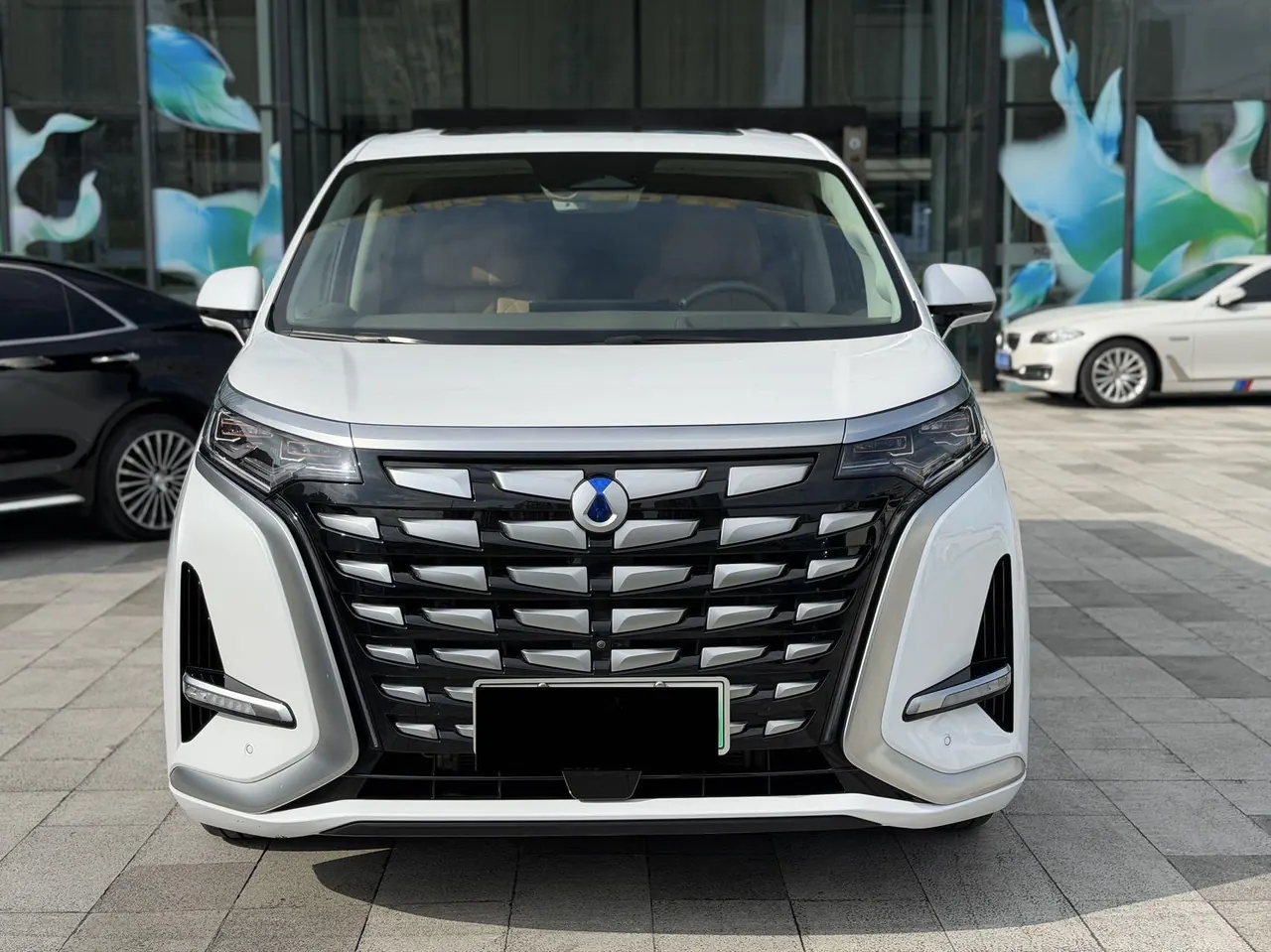 Denza 2022 Denza D9 DM-i 1.5T stepless 970 four-wheel drive flagship automatic gear 2