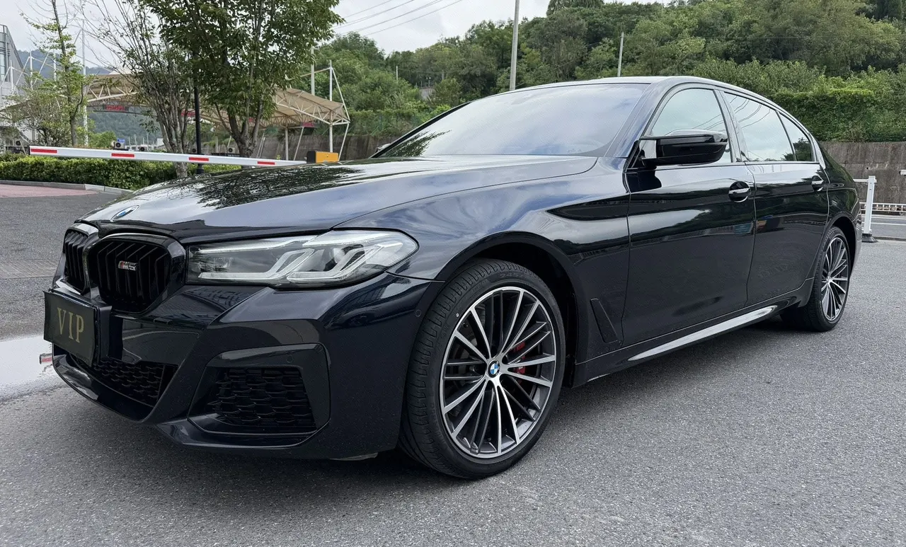 打开图片灯箱:BMW 5 Series 2022 530Li 2.0T Leading M Sports Suit (Change 2) Automatic Gear
