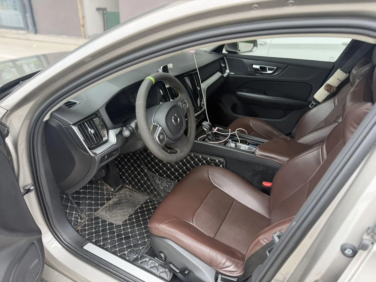 Volvo 2021 S60 2.0T T3 Zhixing Deluxe Edition Automatic Gear 2
