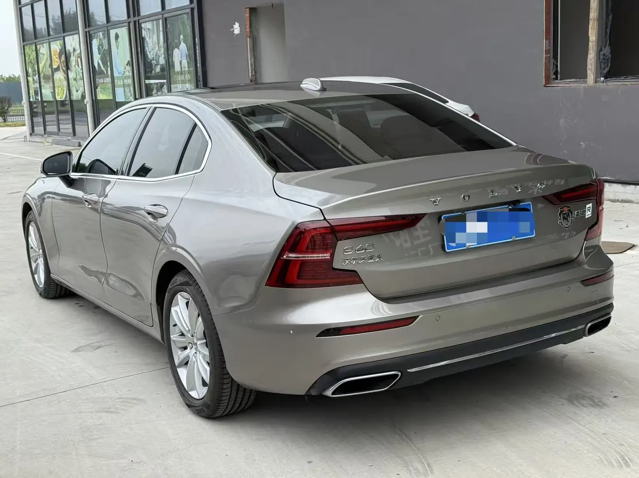 Volvo 2021 S60 2.0T T3 Zhixing Deluxe Edition Automatic Gear 4