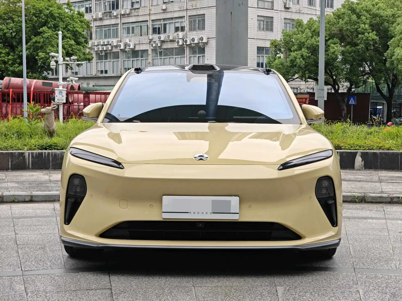 NIO 2022 ET5 75kWh automatic gear 2