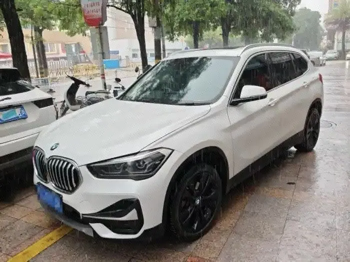 Open image lightbox: BMW 2021 X1 sDrive20Li 1.5T exclusive automatic gear