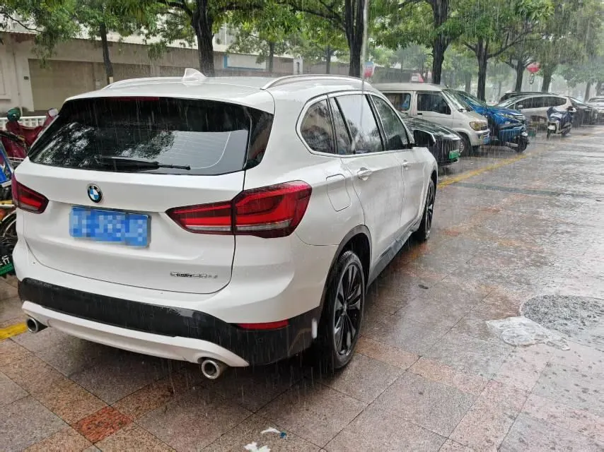 BMW 2021 X1 sDrive20Li 1.5T exclusive automatic gear 2