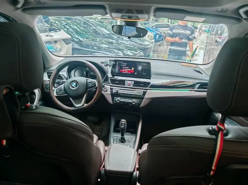 BMW 2021 X1 sDrive20Li 1.5T exclusive automatic gear 3