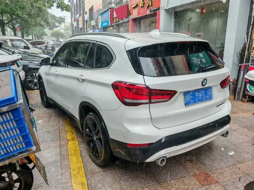 BMW 2021 X1 sDrive20Li 1.5T exclusive automatic gear 8