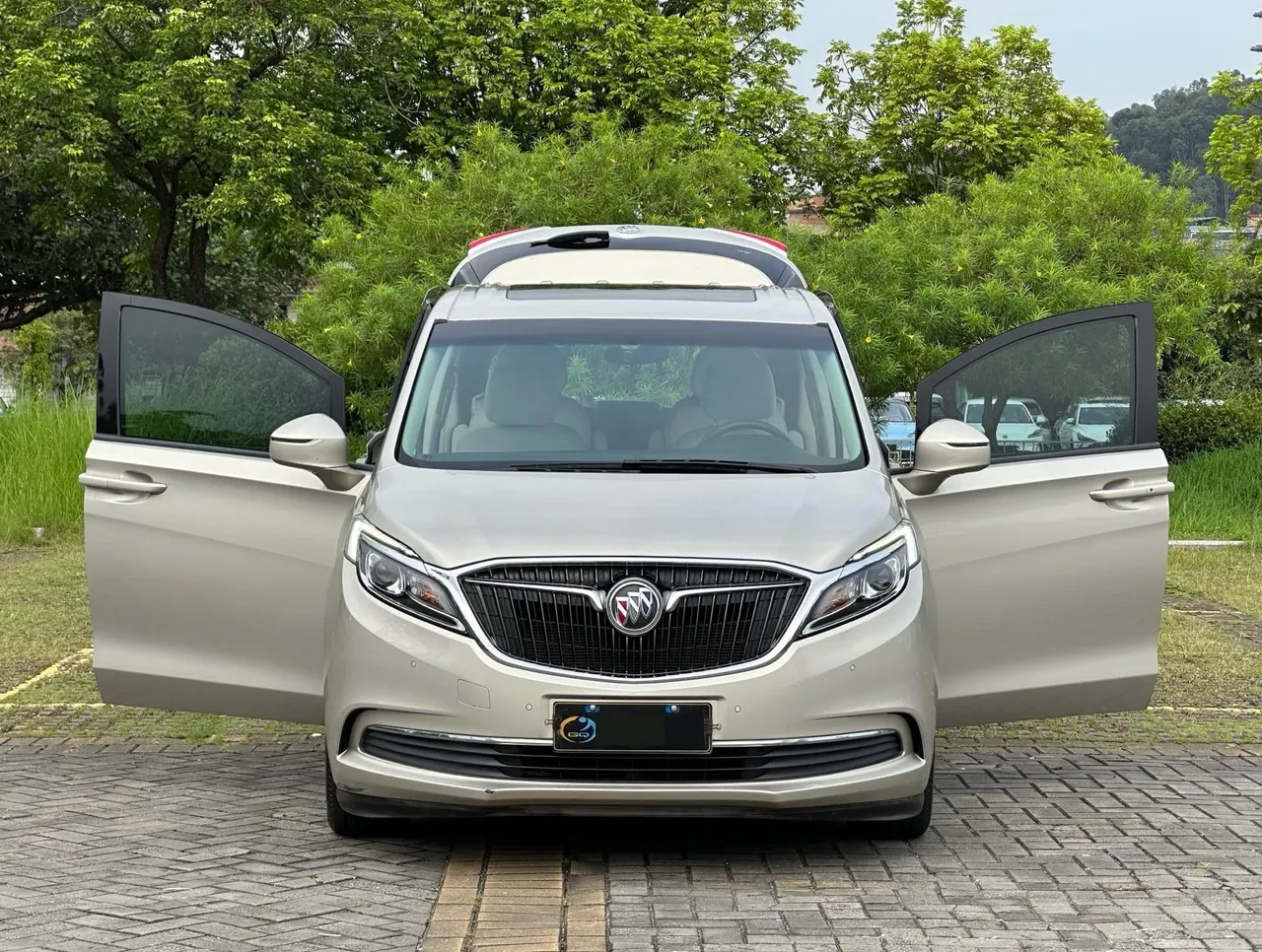 Buick 2020 GL8 ES Lu Zun 2.0T 653T Comfortable Automatic Gear 2