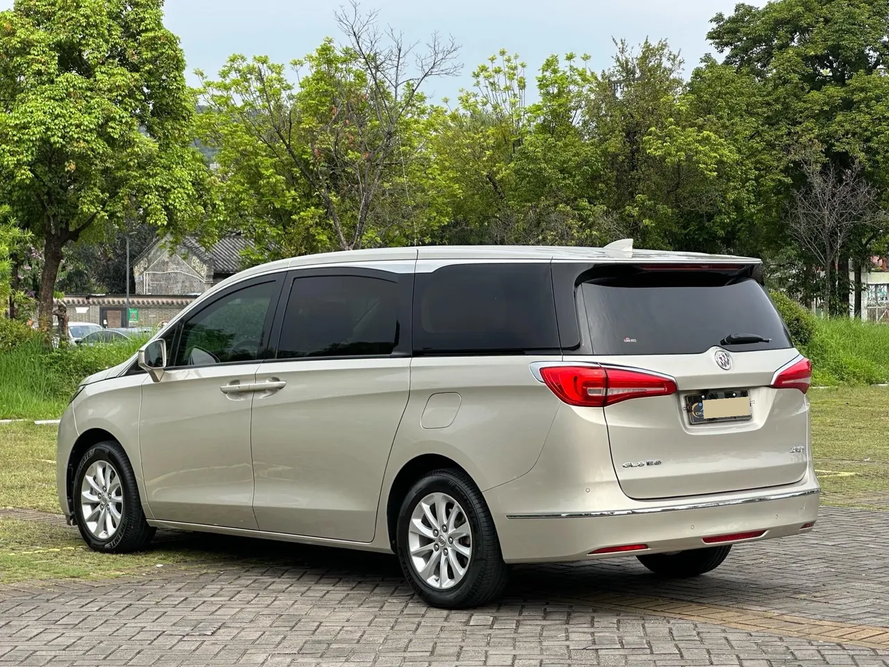 Buick 2020 GL8 ES Lu Zun 2.0T 653T Comfortable Automatic Gear 7