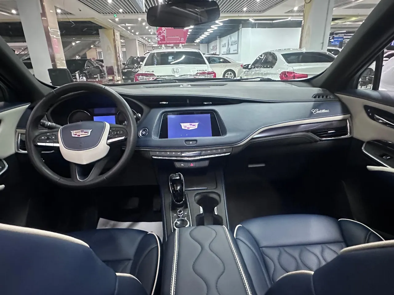 Cadillac 2020 XT4 2.0T 28T Two-Drive Technical Automatic Gear 5