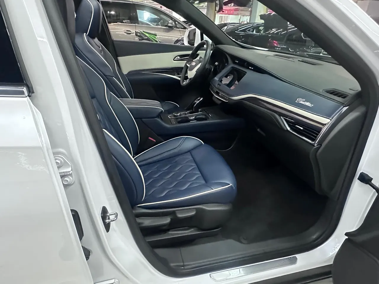 Cadillac 2020 XT4 2.0T 28T Two-Drive Technical Automatic Gear 7