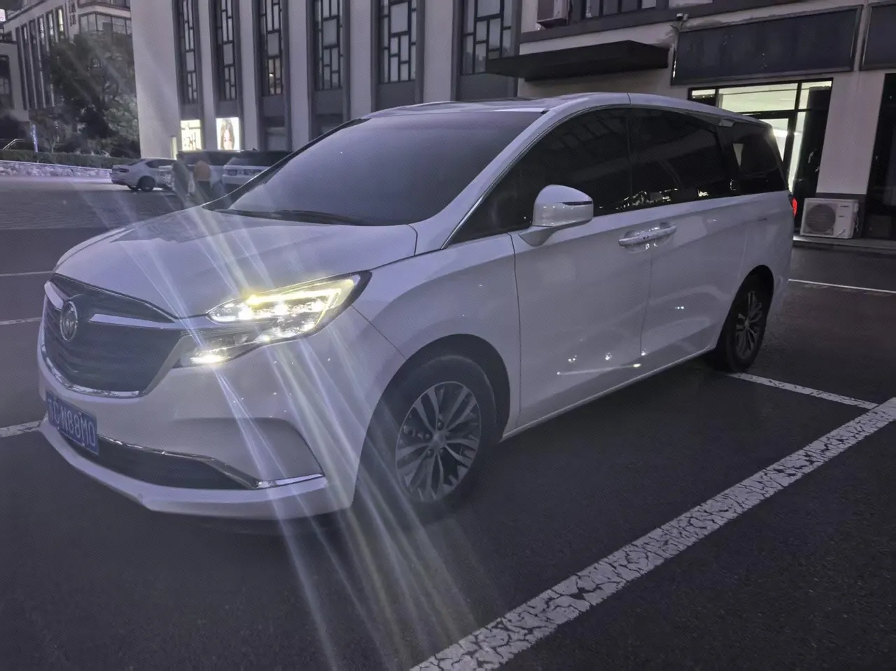 Open image lightbox: Buick 2022 GL8 ES Lu Zun 2.0T 653T Comfortable Automatic Gear
