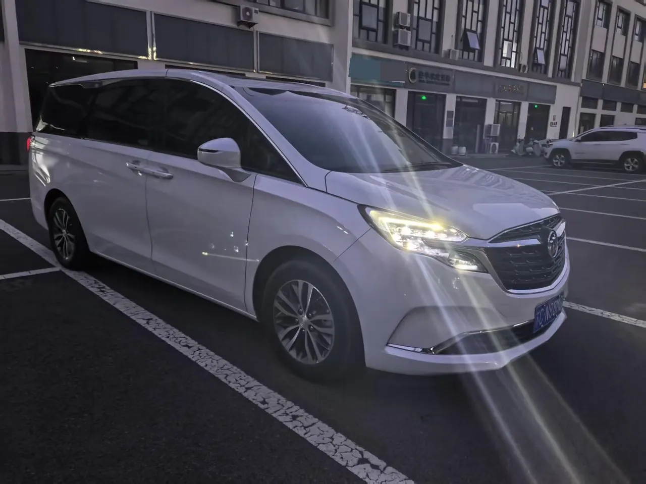 Buick 2022 GL8 ES Lu Zun 2.0T 653T Comfortable Automatic Gear 3