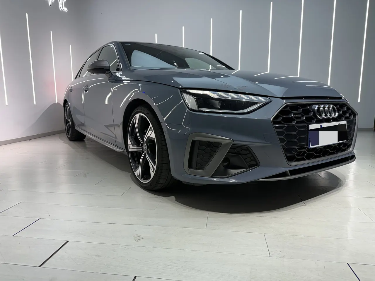 Audi 2022 A4L 2.0TFSI 40TFSI Quattro RS Kit Burning Speed Automatic 2
