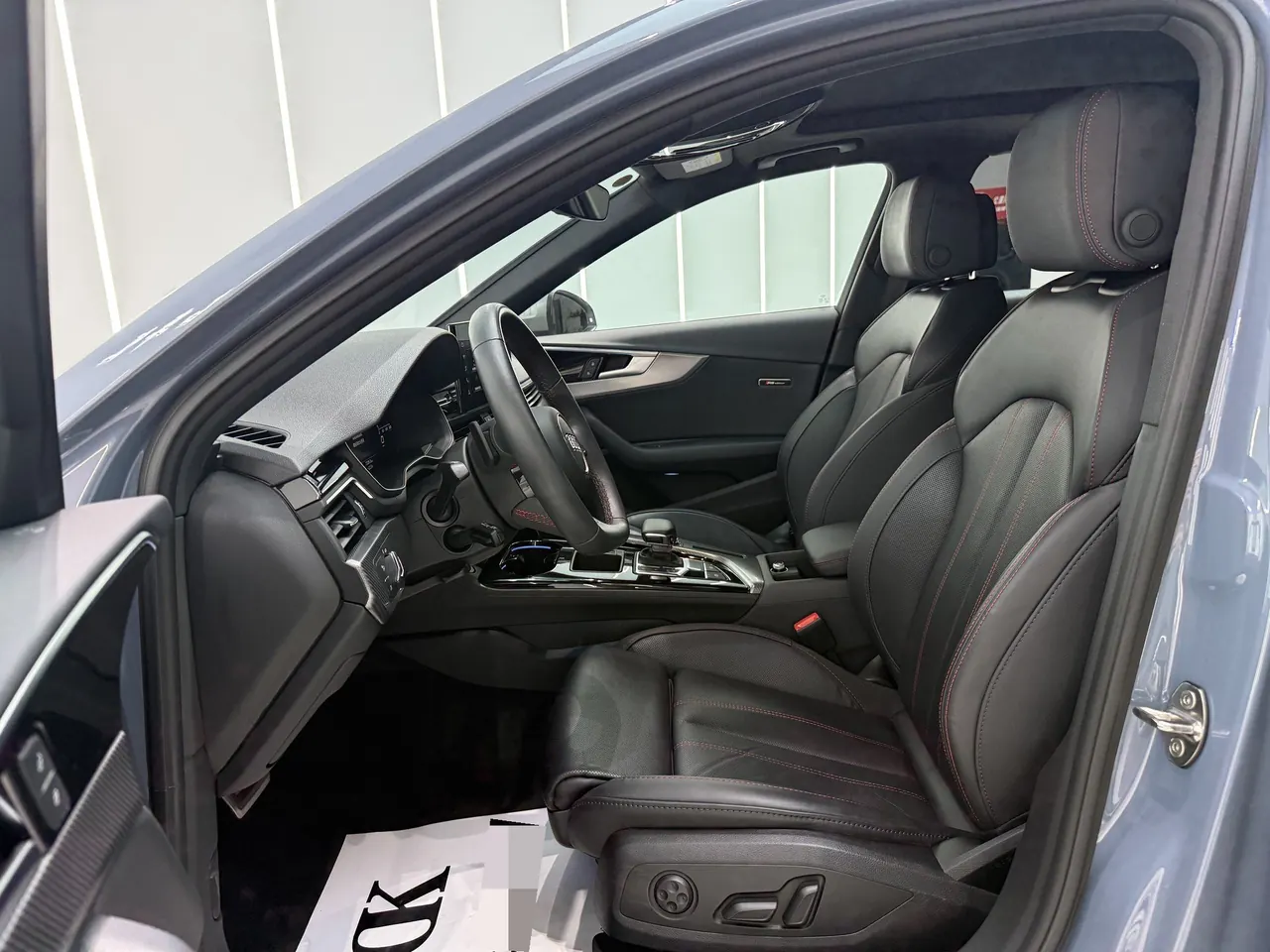 Audi 2022 A4L 2.0TFSI 40TFSI Quattro RS Kit Burning Speed Automatic 5