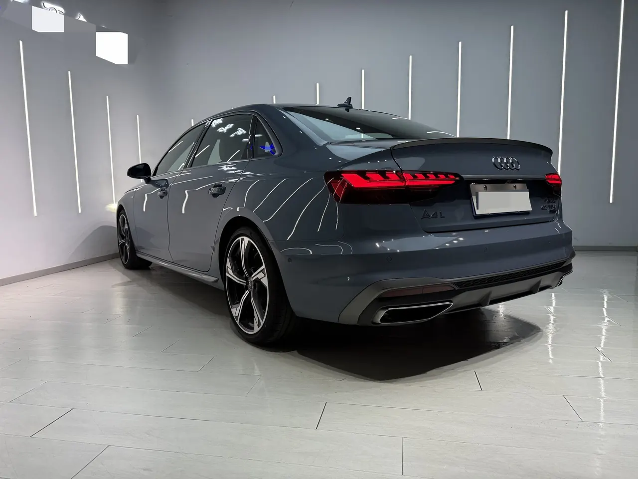Audi 2022 A4L 2.0TFSI 40TFSI Quattro RS Kit Burning Speed Automatic 7