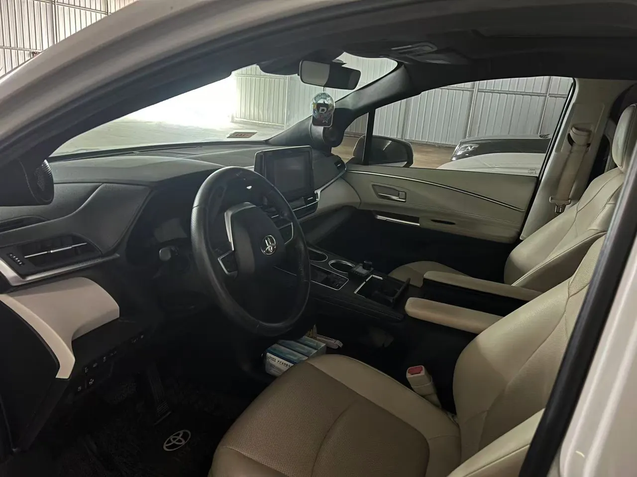 Toyota 2023 Sana 2.5 Stepless Luxury Welfare Edition Automatic Transmission 3