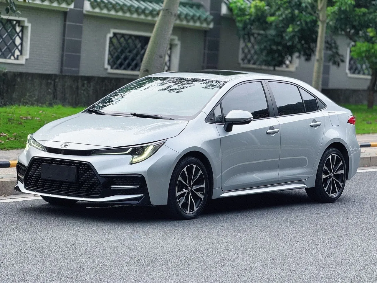 Toyota 2021 Lei Ling 1.2T Stepless 185T Sports Edition Automatic Gear - View 1