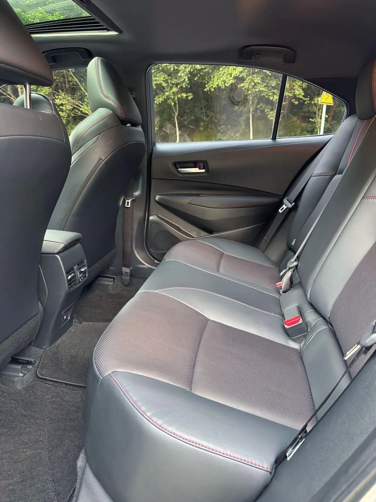 Toyota 2021 Lei Ling 1.2T Stepless 185T Sports Edition Automatic Gear 12
