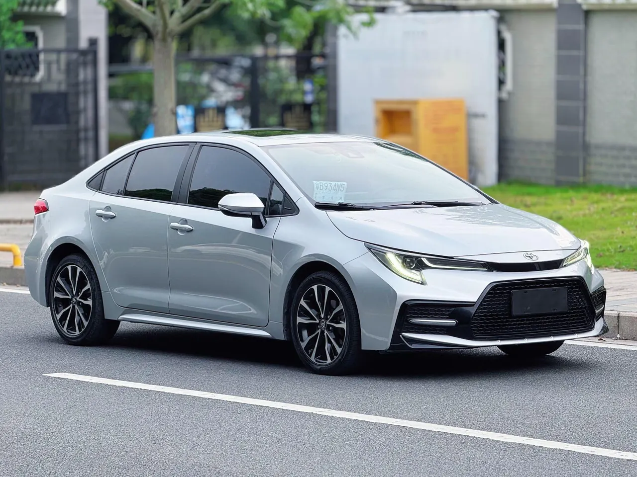 Toyota 2021 Lei Ling 1.2T Stepless 185T Sports Edition Automatic Gear 3