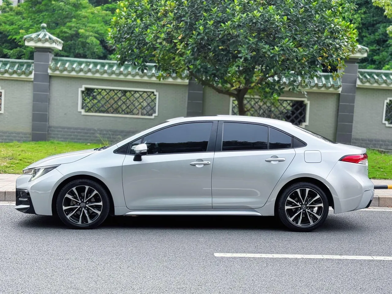 Toyota 2021 Lei Ling 1.2T Stepless 185T Sports Edition Automatic Gear 4