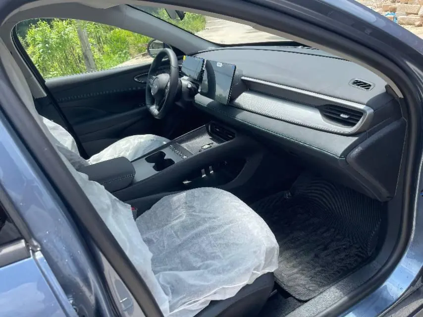 BYD 2026 seals 05 DM-i 1.5 stepless 128KM luxury automatic gear 3