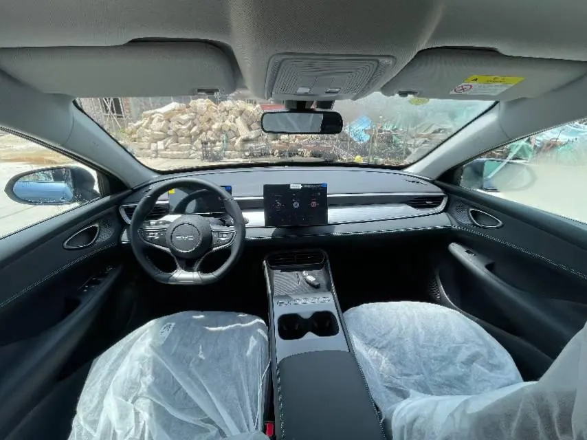 BYD 2026 seals 05 DM-i 1.5 stepless 128KM luxury automatic gear 4