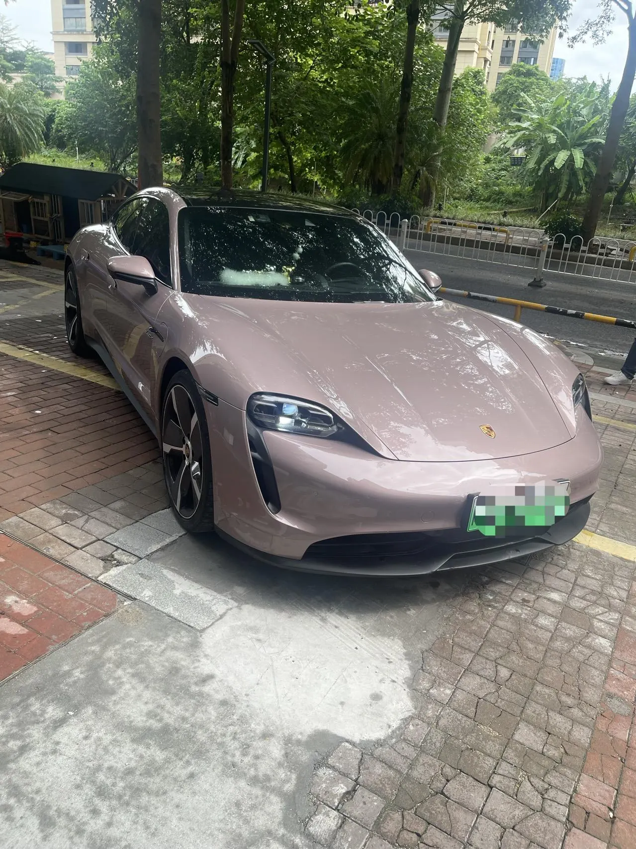 Porsche Taycan (Imported) 2020 Taycan Taycan Automatic 3