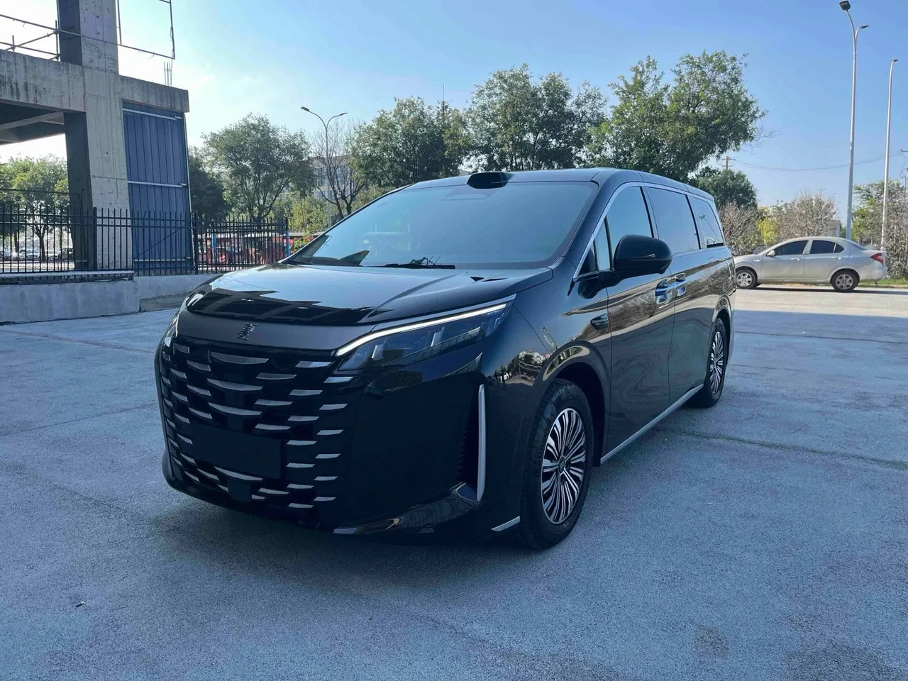 BYD 2026 summer DM-i 1.5T stepless 218km excellent automatic gear - View 1