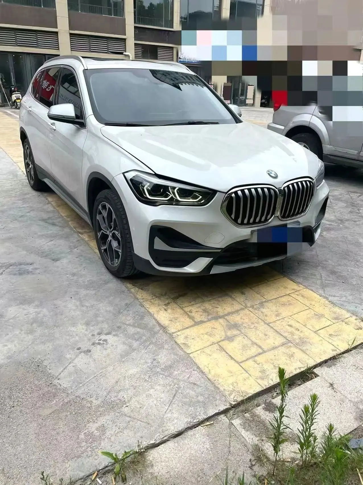 BMW 2022 X1 sDrive20Li 1.5T fashion automatic gear 3