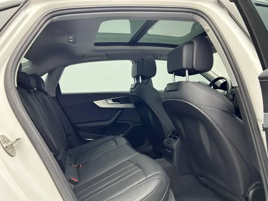Audi 2020 A4L 2.0TFSI 40TFSI Fashion Dynamic Automatic 8