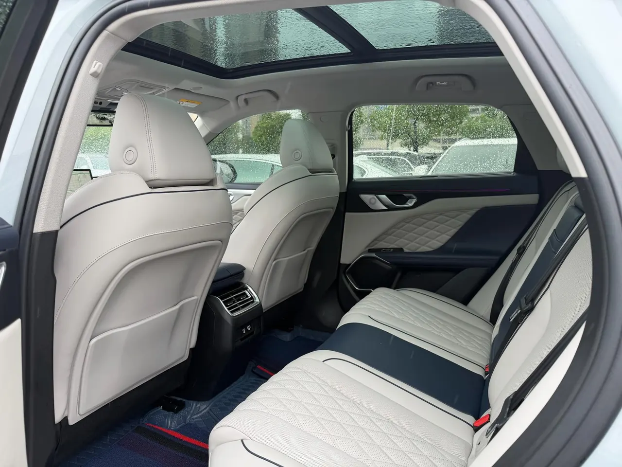 WEY 2021 mocha 48V 2.0T 4-wheel drive special alcohol version automatic gear 7