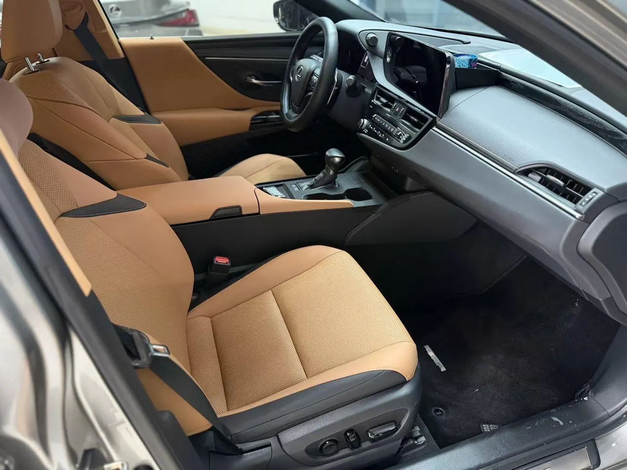 Lexus ES (Imported) 2022 ES300h 2.5 Stepless Premium Edition Automatic Gear 4