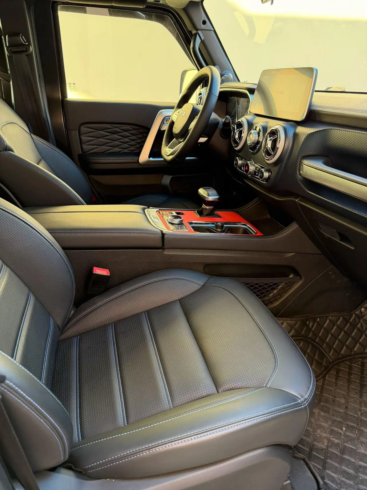 Beijing 2021 BJ40 2.0T four-wheel drive blade hero version chivalrous automatic gear 7