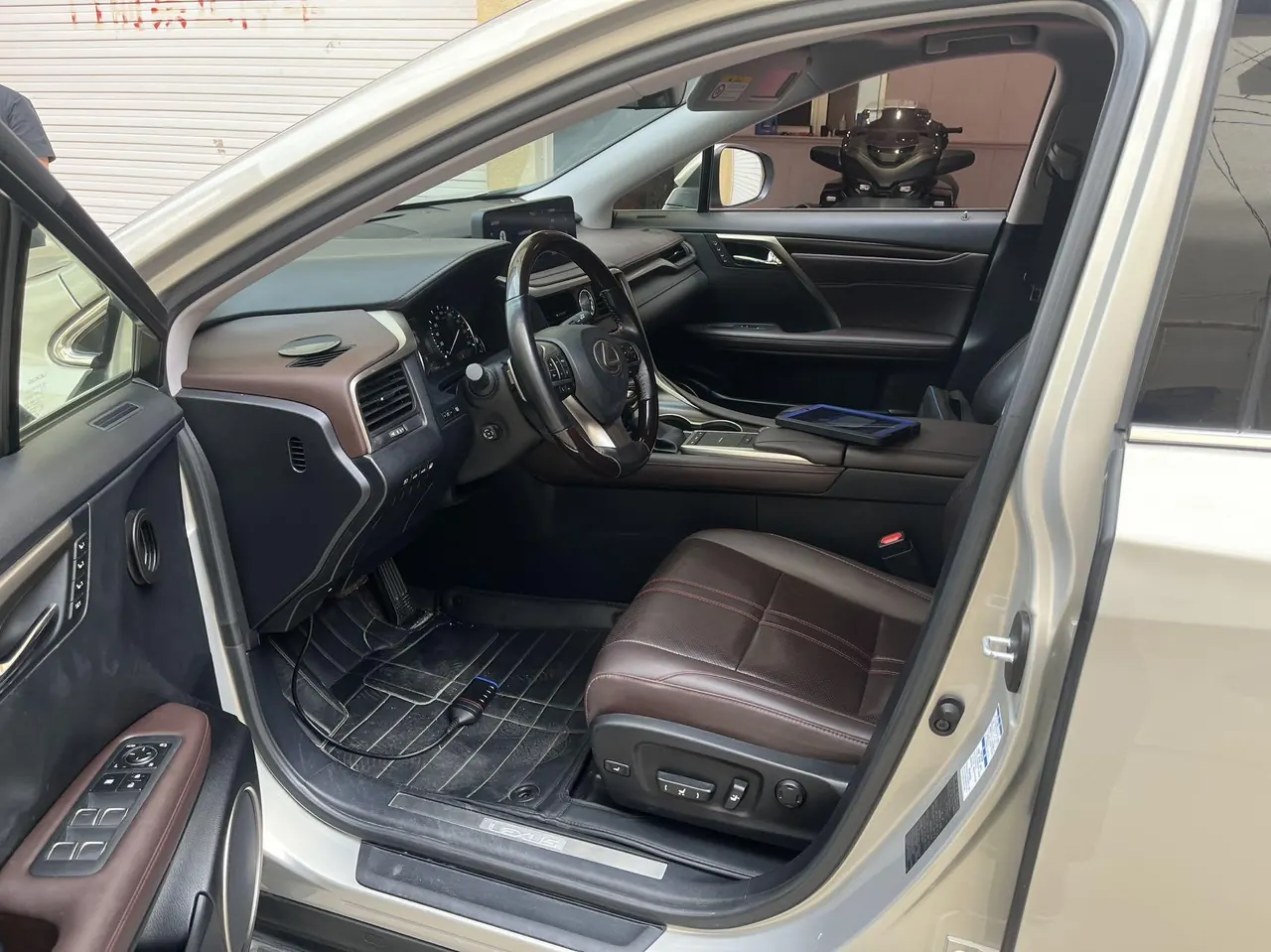 Lexus RX (Imported) 2020 RX450hL 3.5 Stepless Four-wheel Drive Premium Edition 6-seat (Modified) Automatic Gear 3