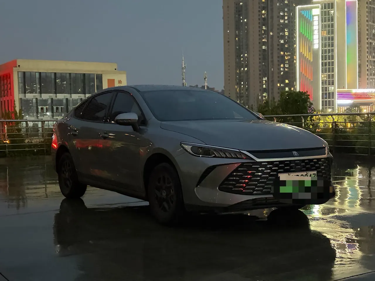 BYD 2026 Qin PLUS DM-i 1.5 CVT 128km Entry-Level Automatic 3