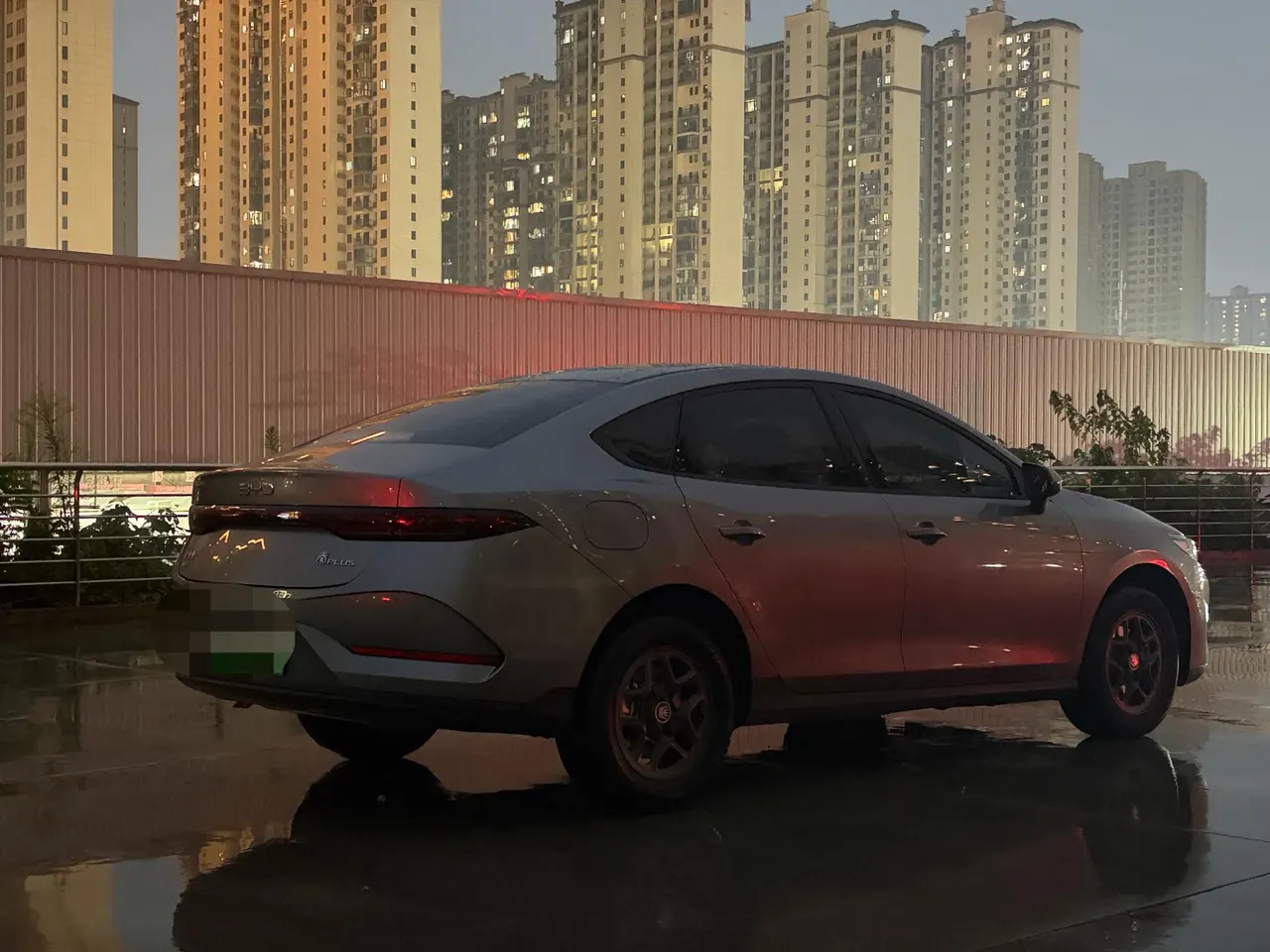 BYD 2026 Qin PLUS DM-i 1.5 CVT 128km Entry-Level Automatic 4