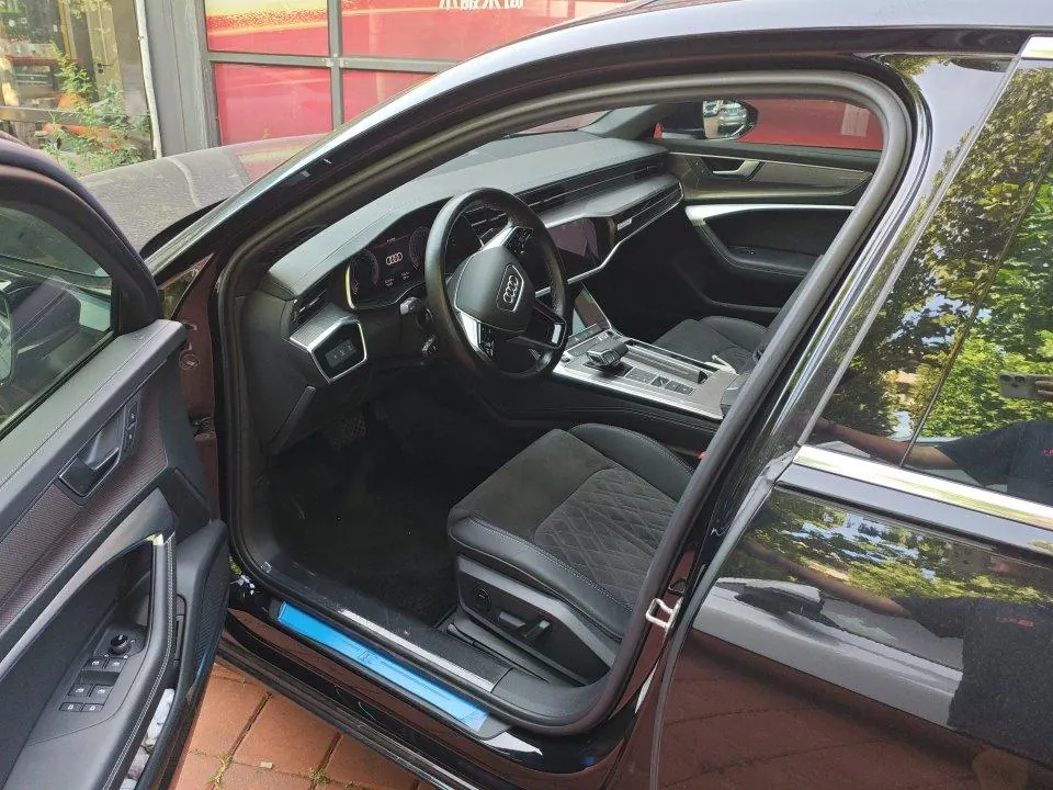 Audi 2020 A6L 48V 3.0TFSI 55TFSI Quattro enjoy dynamic automatic transmission 2