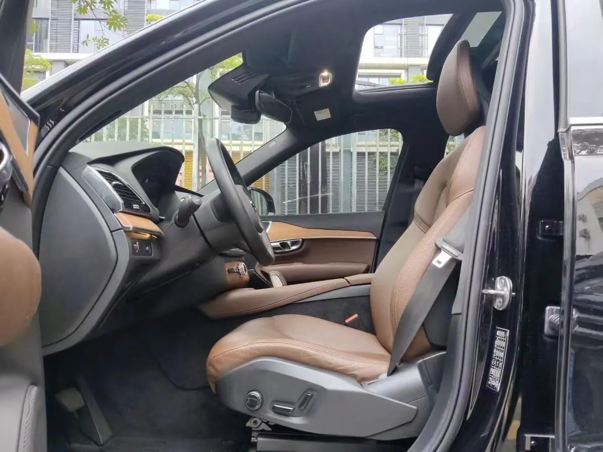 Volvo XC90 (Imported) 2020 XC90 2.0T T6 Zhiyi Deluxe Edition 7-seat Automatic Gear 5