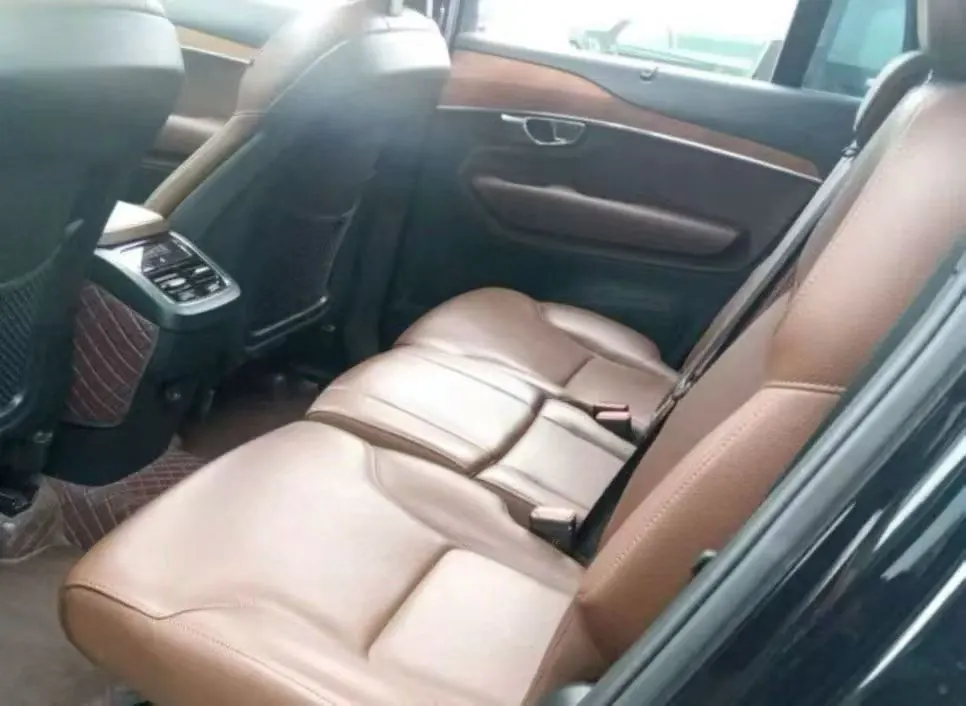 Volvo XC90 (Imported) 2020 XC90 2.0T T6 Zhiyi Deluxe Edition 7-seat Automatic Gear 6