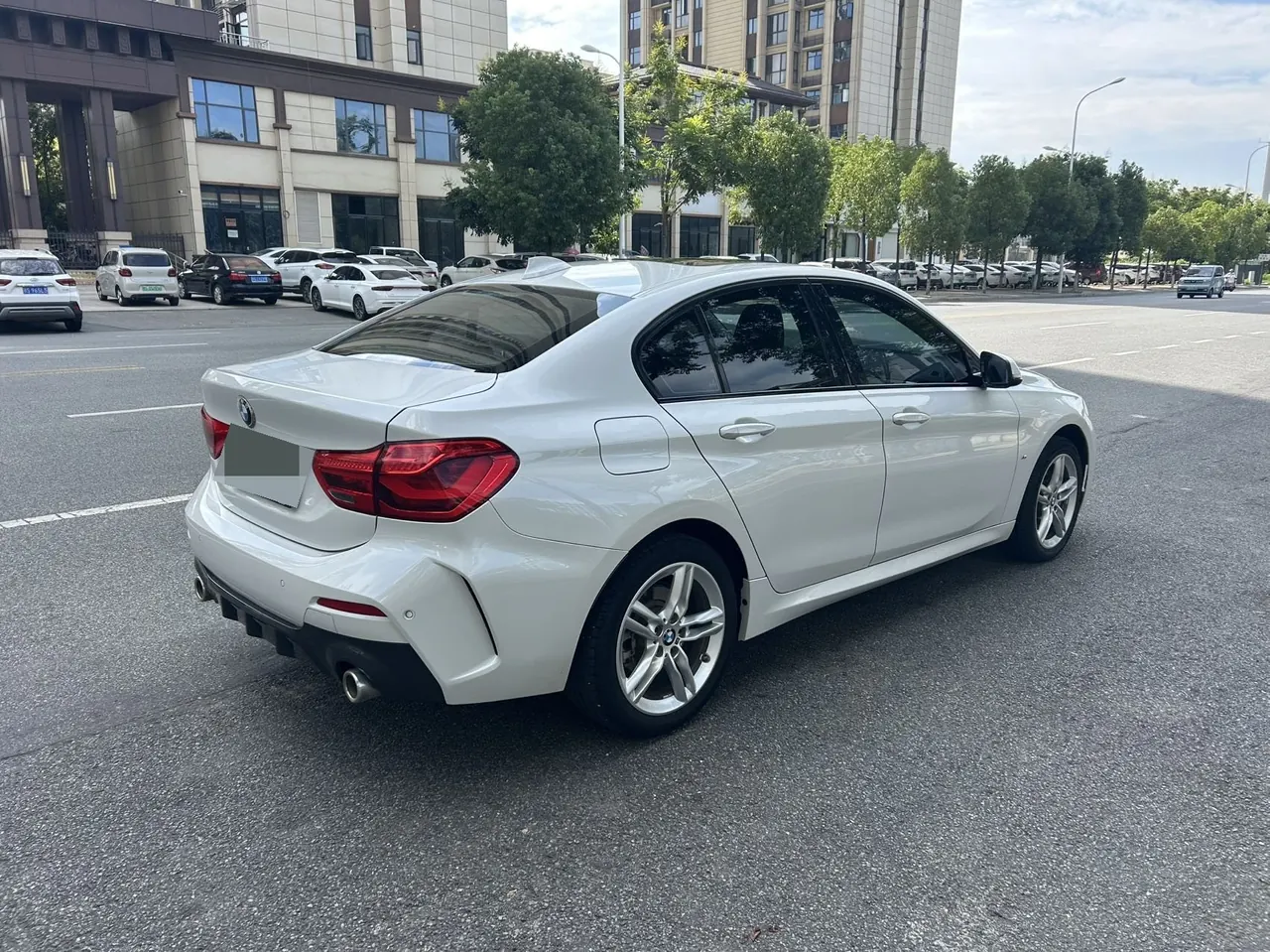 BMW 1 Series 2020 120i 1.5T M Sports Suit Automatic Gear 8