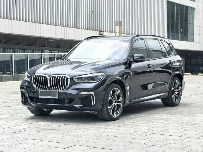 打开图片灯箱:BMW 2022 X5 xDrive40Li 48V 3.0T M sports suit (modified) automatic gear