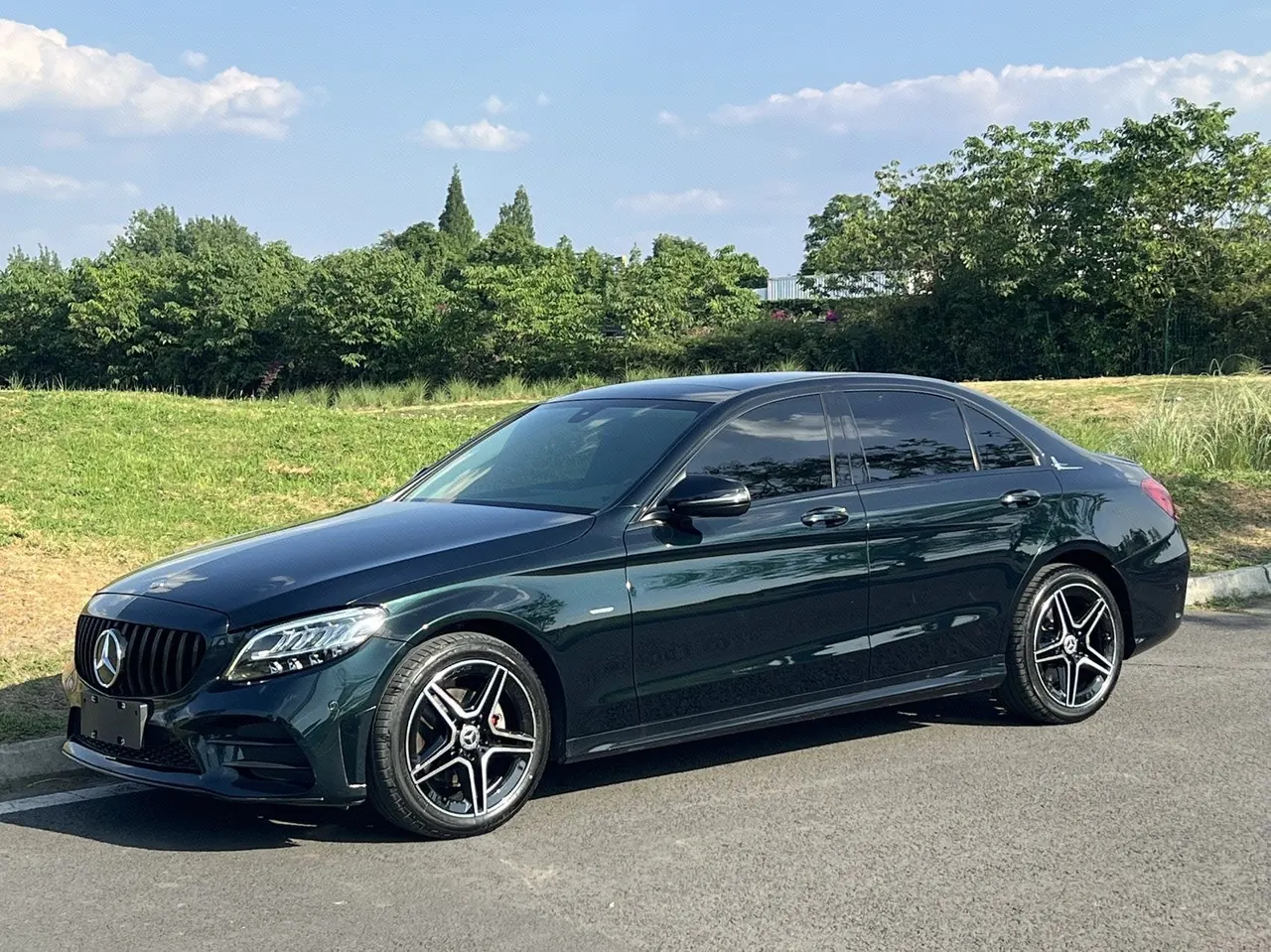 打开图片灯箱:Mercedes Benz Class C 2021 C 260 L 48V 1.5T Sports Edition Automatic Gear