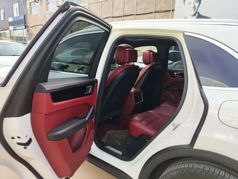 Porsche Cayenne New Energy (Imported) 2020 Cayenne Oil and Electric Hybrid 2.0T Automatic Gear 4